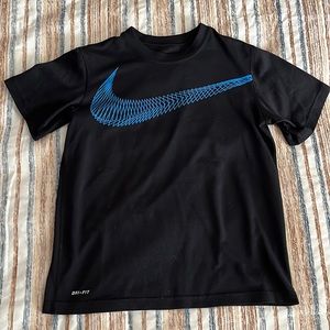 Nike Kids Small Dri-Fit T-shirt in Black